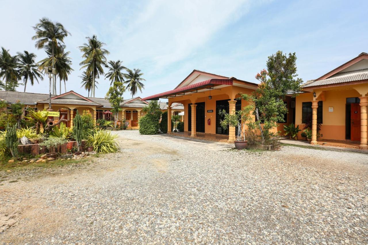 Oyo 89887 Chalet Yunie Marang Exteriör bild