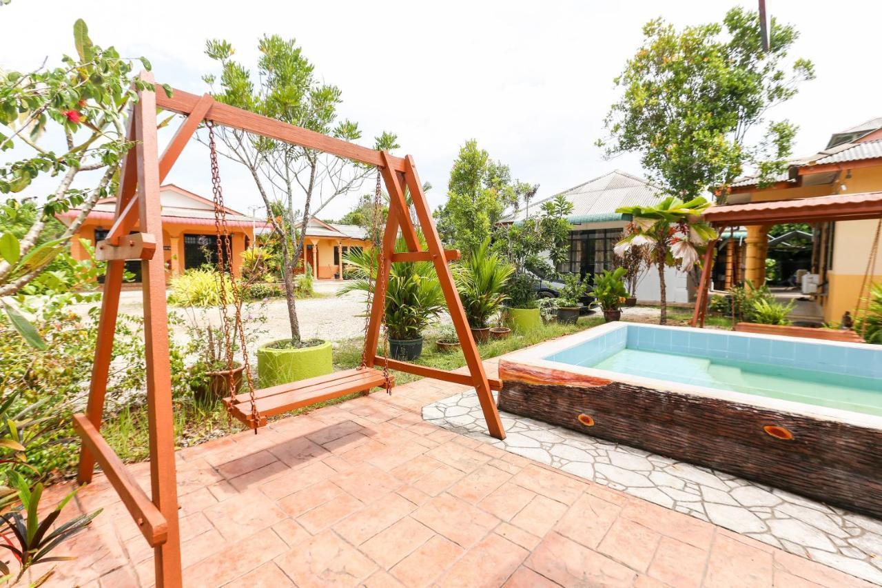 Oyo 89887 Chalet Yunie Marang Exteriör bild