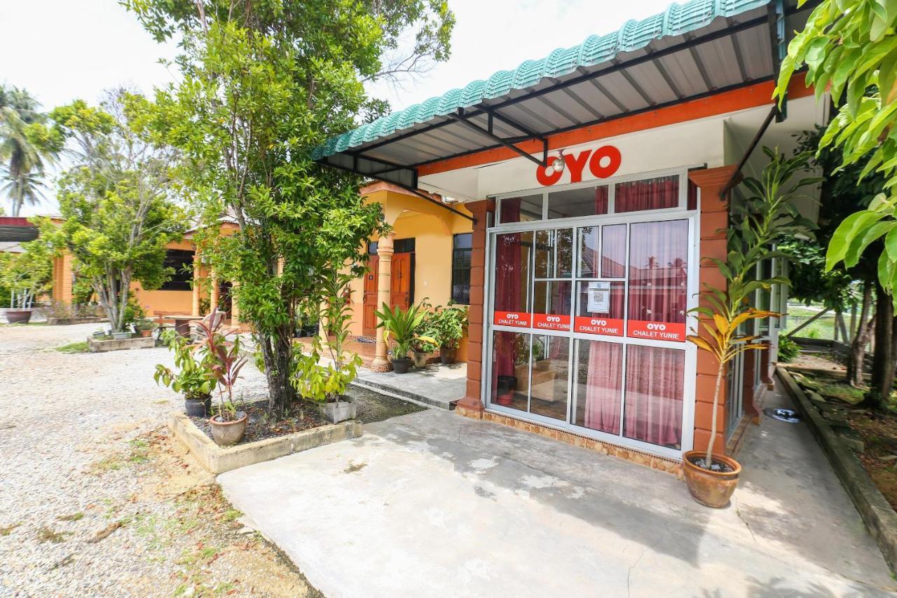 Oyo 89887 Chalet Yunie Marang Exteriör bild