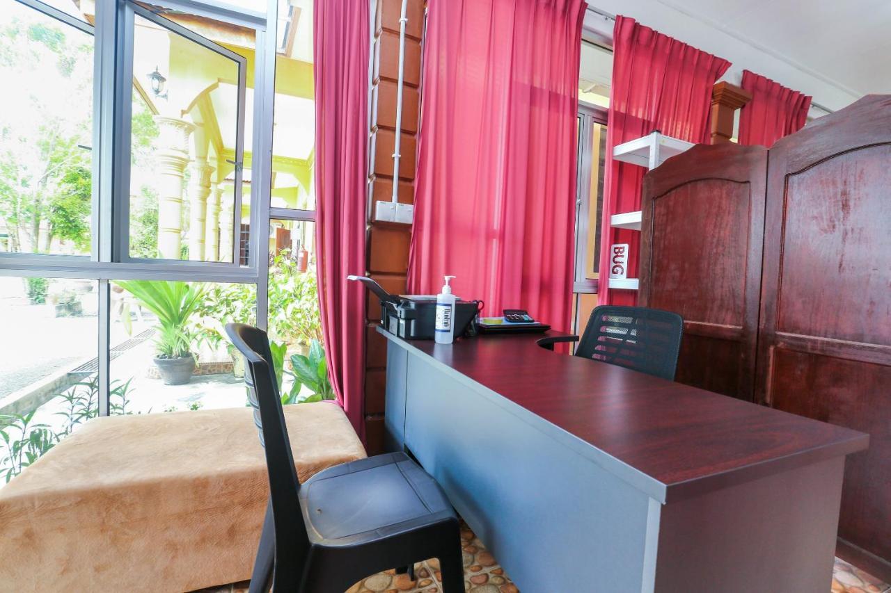 Oyo 89887 Chalet Yunie Marang Exteriör bild