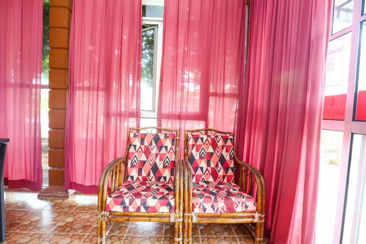 Oyo 89887 Chalet Yunie Marang Exteriör bild